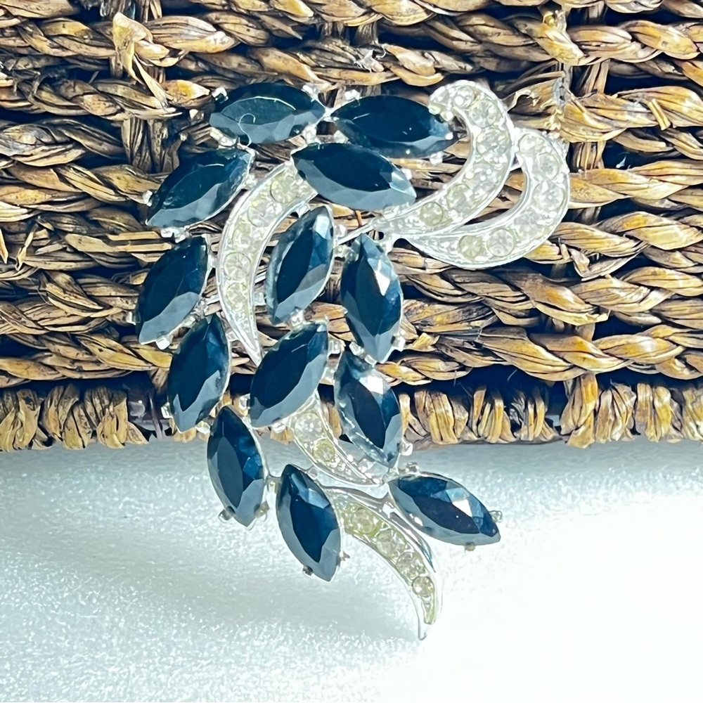 Vintage Sarah Coventry 1960s Black Diamonte Vienna Nights Floral Spray Brooch